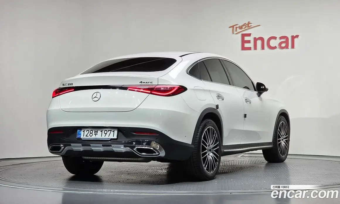Mercedes-Benz GLC-Class 2025 2.0 автомат (гидро), фото 1