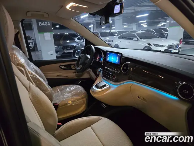 Mercedes-Benz V-Class 2022 1.9 автомат (гидро), миниатюра 12