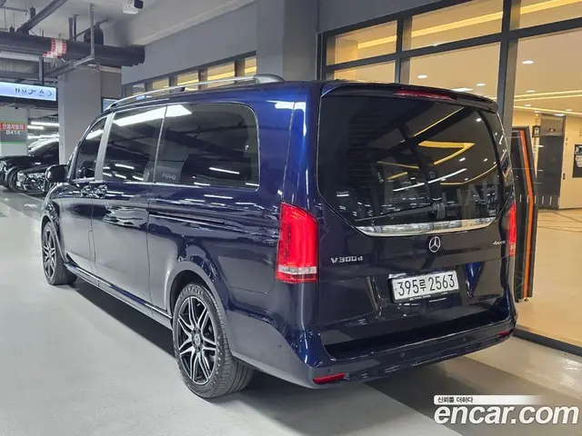 Mercedes-Benz V-Class 2022 1.9 автомат (гидро), миниатюра 4