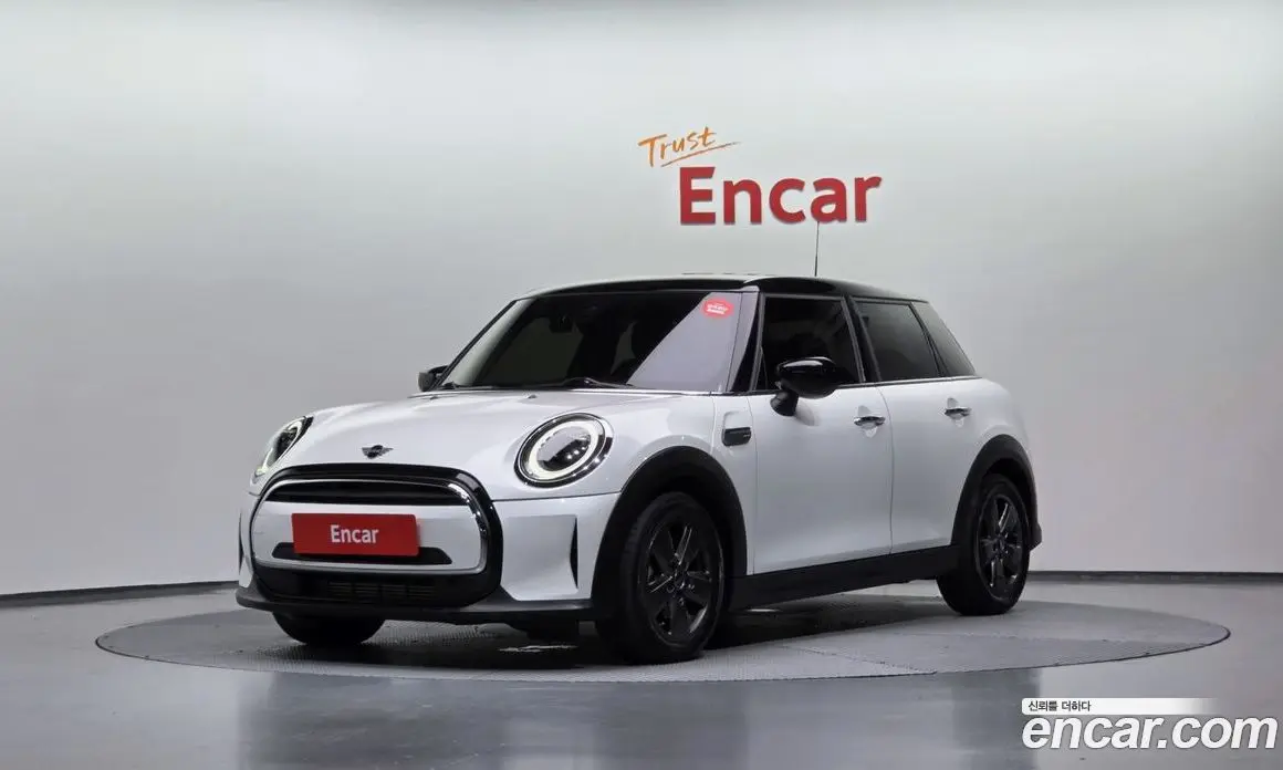 Mini Cooper 2023 1.5 автомат (гидро), фото 1