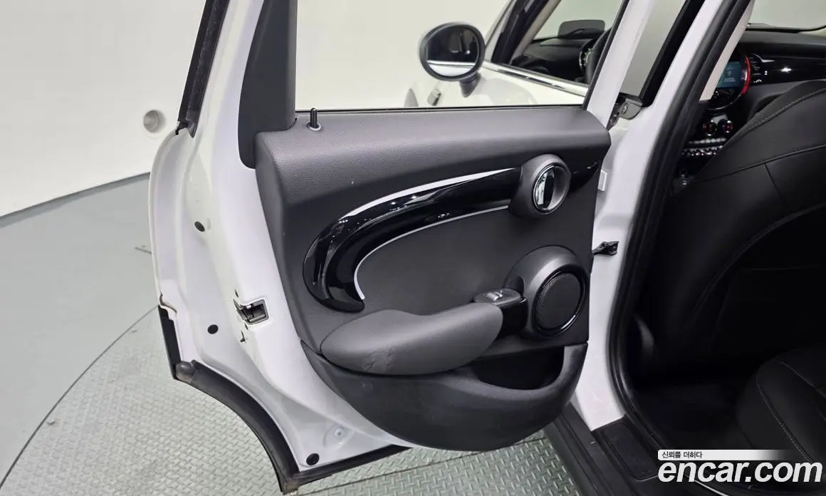 Mini Cooper 2023 1.5 автомат (гидро), фото 15