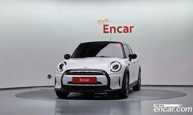 Mini Cooper 2023 1.5 автомат (гидро), миниатюра 3