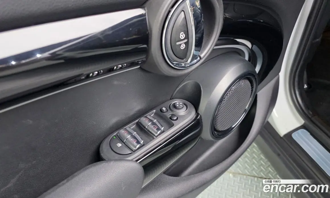 Mini Cooper 2023 1.5 автомат (гидро), фото 34