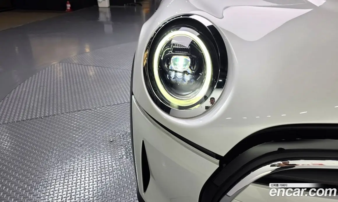 Mini Cooper 2023 1.5 автомат (гидро), фото 8