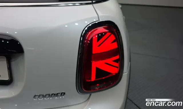 Mini Cooper 2023 1.5 автомат (гидро), миниатюра 9