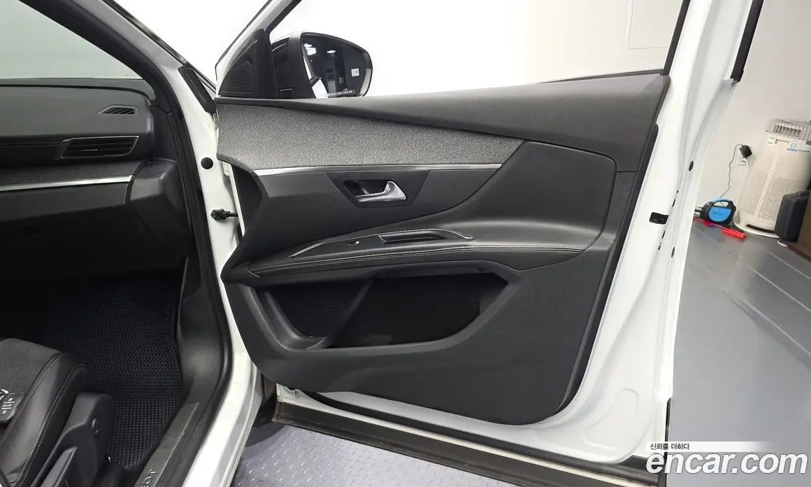 Peugeot 5008 2019 1.5 автомат (гидро), фото 14