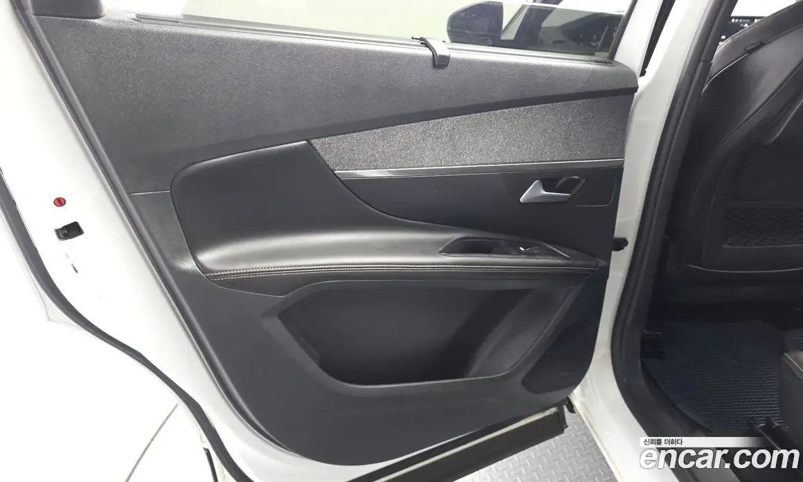 Peugeot 5008 2019 1.5 автомат (гидро), фото 15