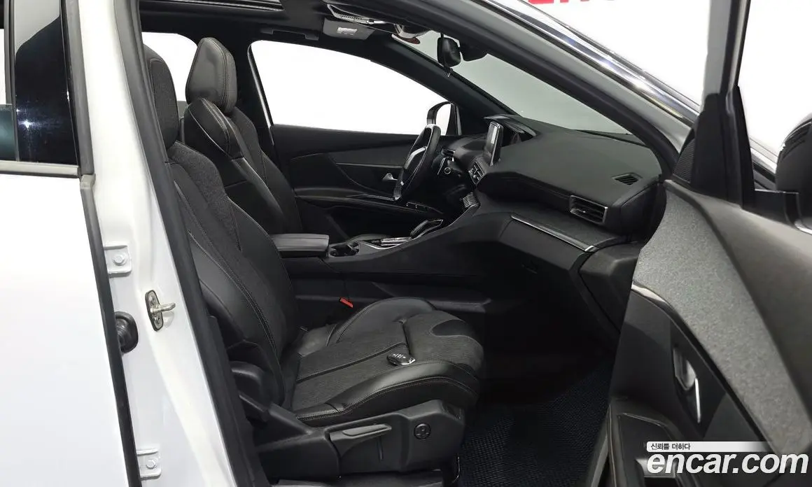 Peugeot 5008 2019 1.5 автомат (гидро), фото 16