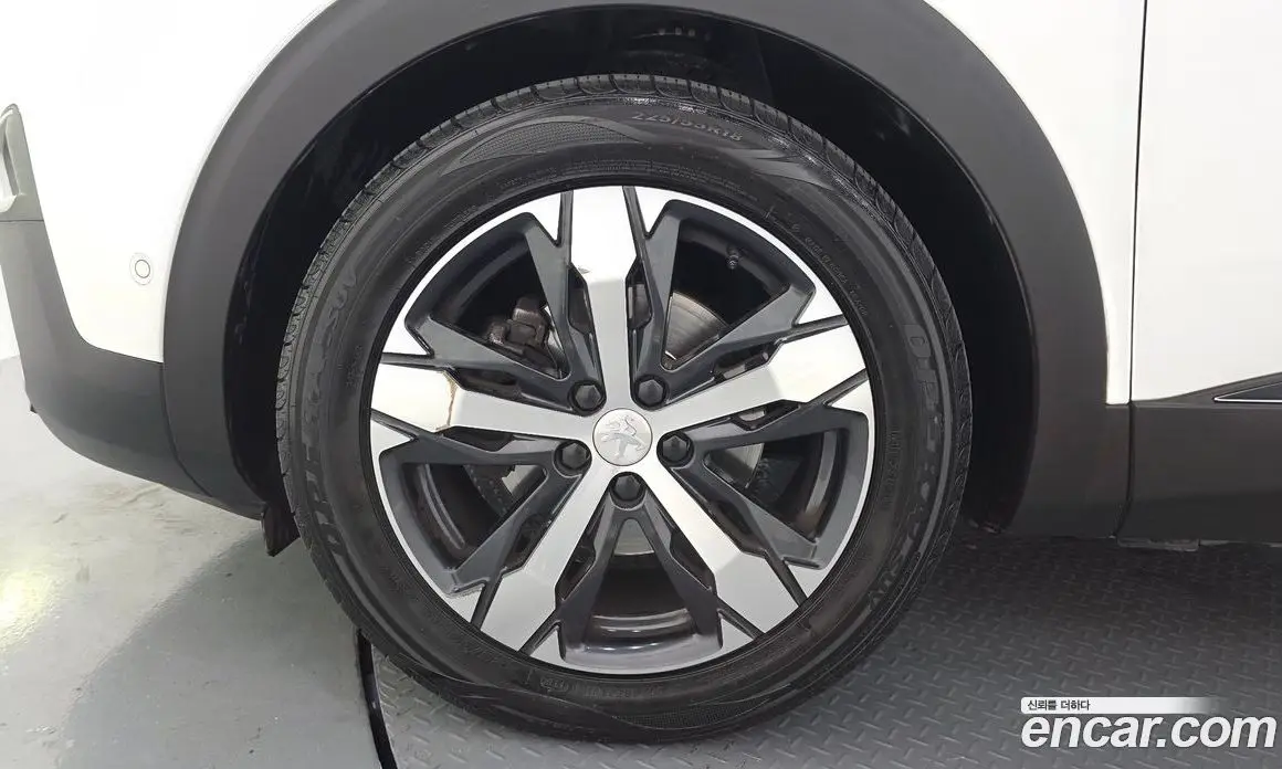 Peugeot 5008 2019 1.5 автомат (гидро), фото 5