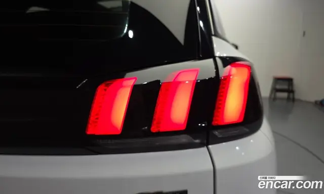 Peugeot 5008 2019 1.5 автомат (гидро), миниатюра 9