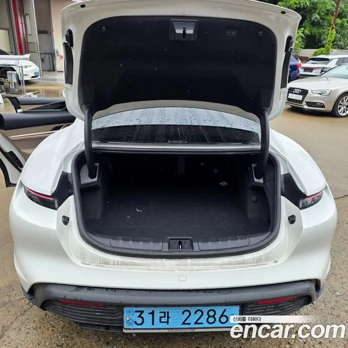 Porsche Taycan 2022 0.1 автомат (гидро), фото 16
