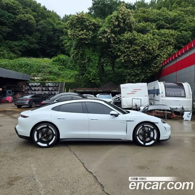 Porsche Taycan 2022 0.1 автомат (гидро), миниатюра 7