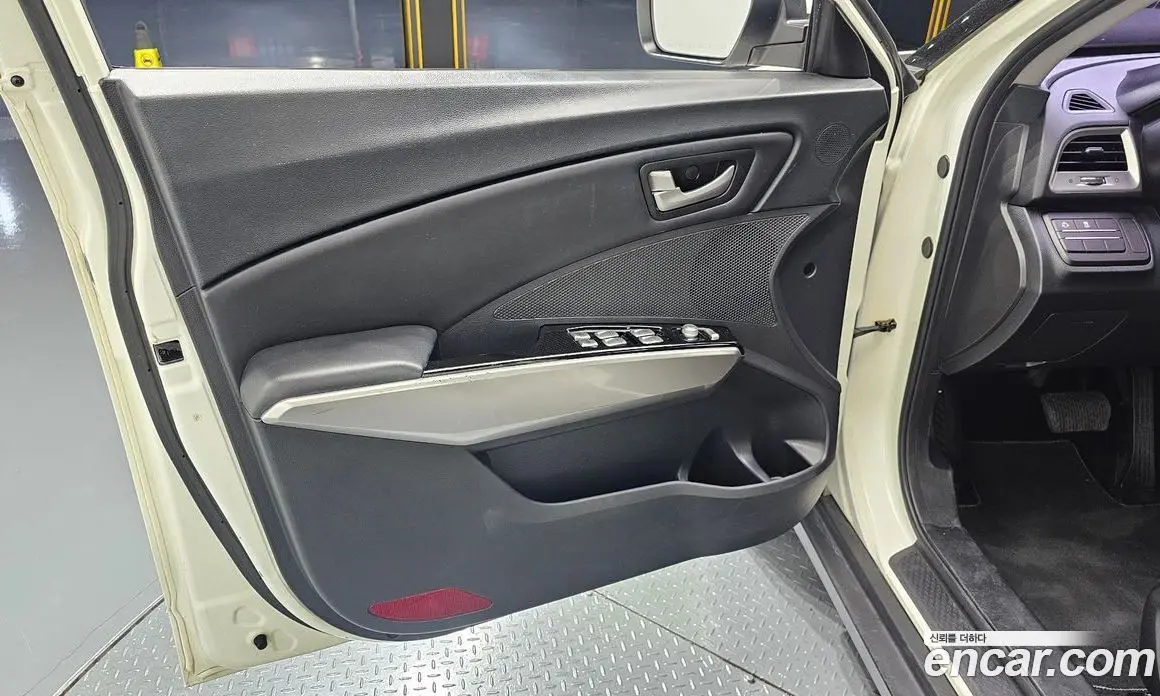 SsangYong TIBOLI 2015 1.6 автомат (гидро), фото 13
