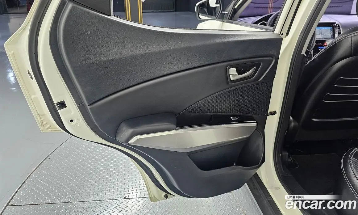 SsangYong TIBOLI 2015 1.6 автомат (гидро), фото 14