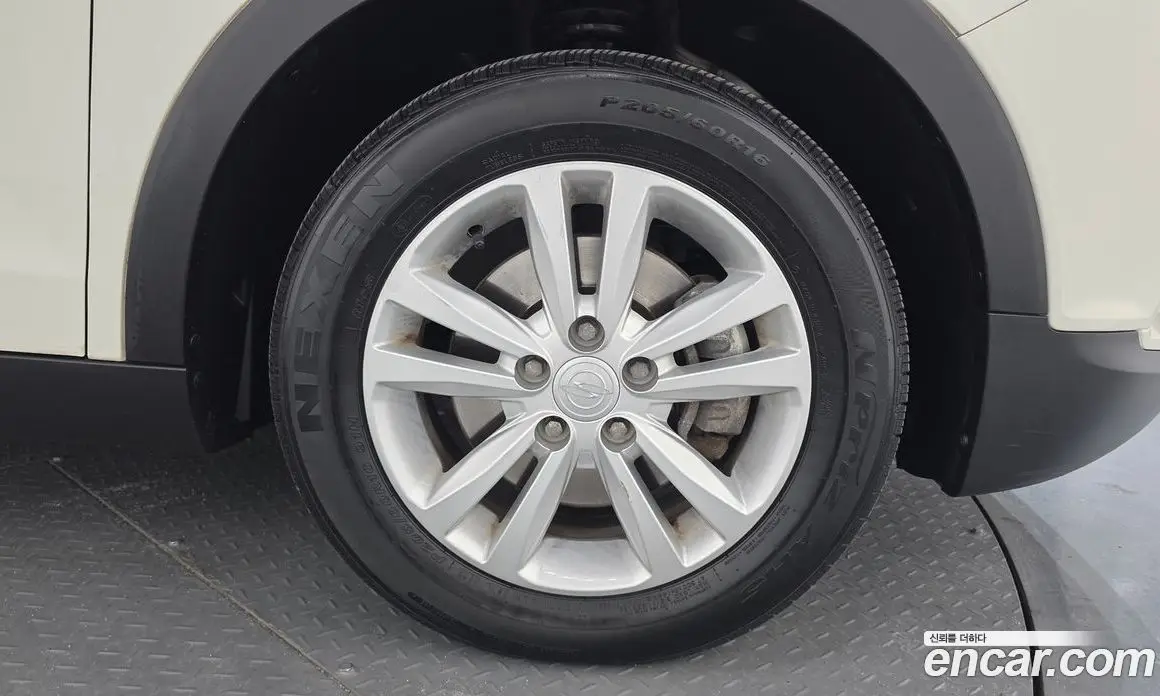 SsangYong TIBOLI 2015 1.6 автомат (гидро), фото 6 SsangYong TIBOLI 2015 1.6 автомат (гидро), фото 6