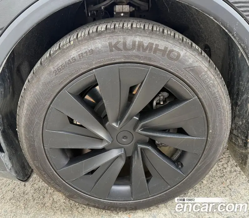 Tesla Model Y 2025 0.2 автомат (гидро), фото 5