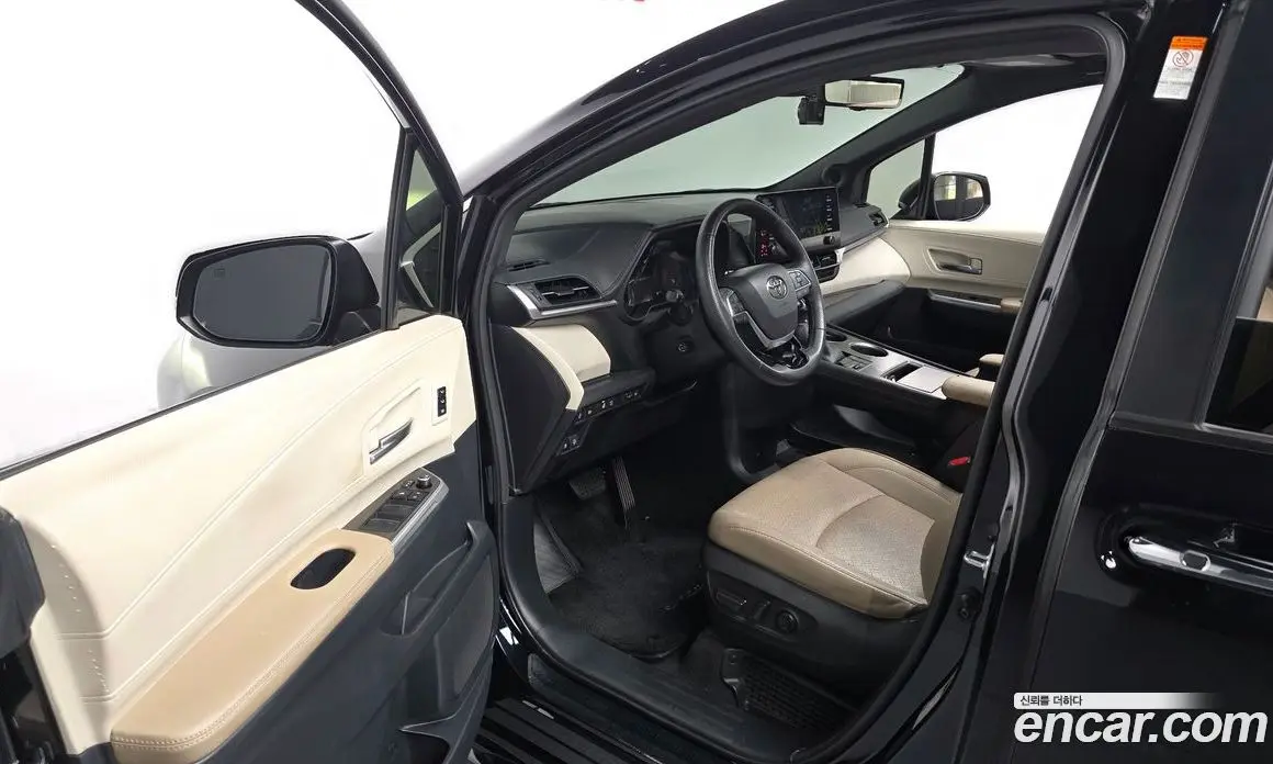 Toyota Sienna 2021 2.5 автомат (гидро), фото 10 Toyota Sienna 2021 2.5 автомат (гидро), фото 10