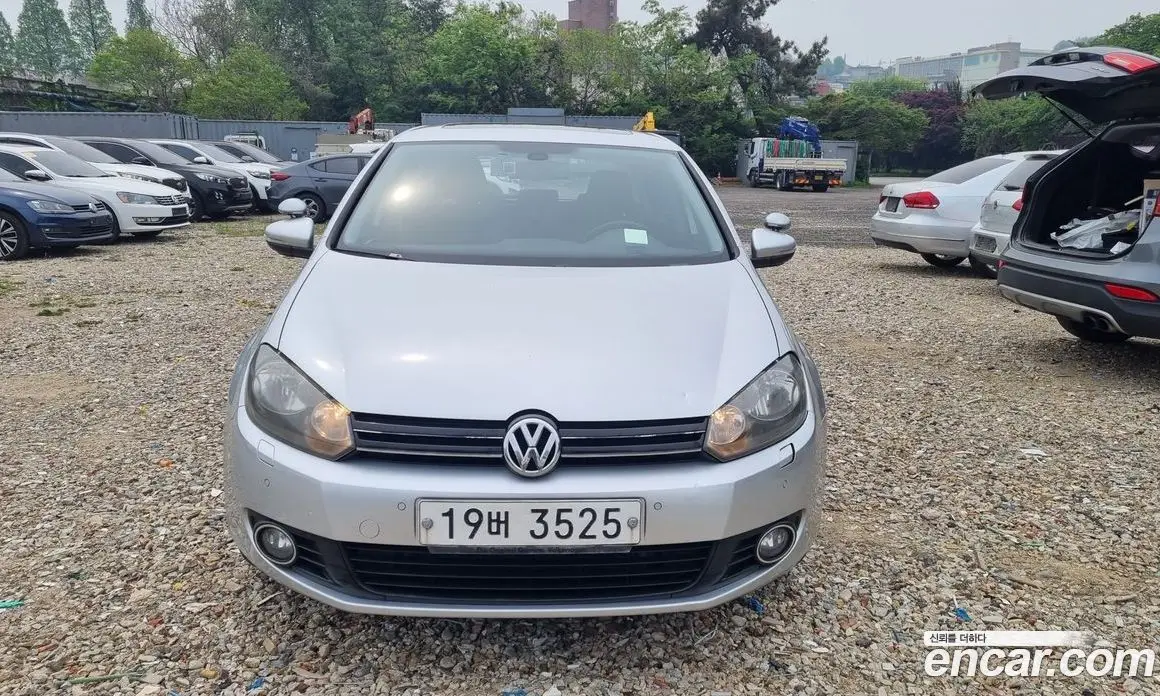 Volkswagen Golf 2011 2.0 автомат (гидро), фото 1