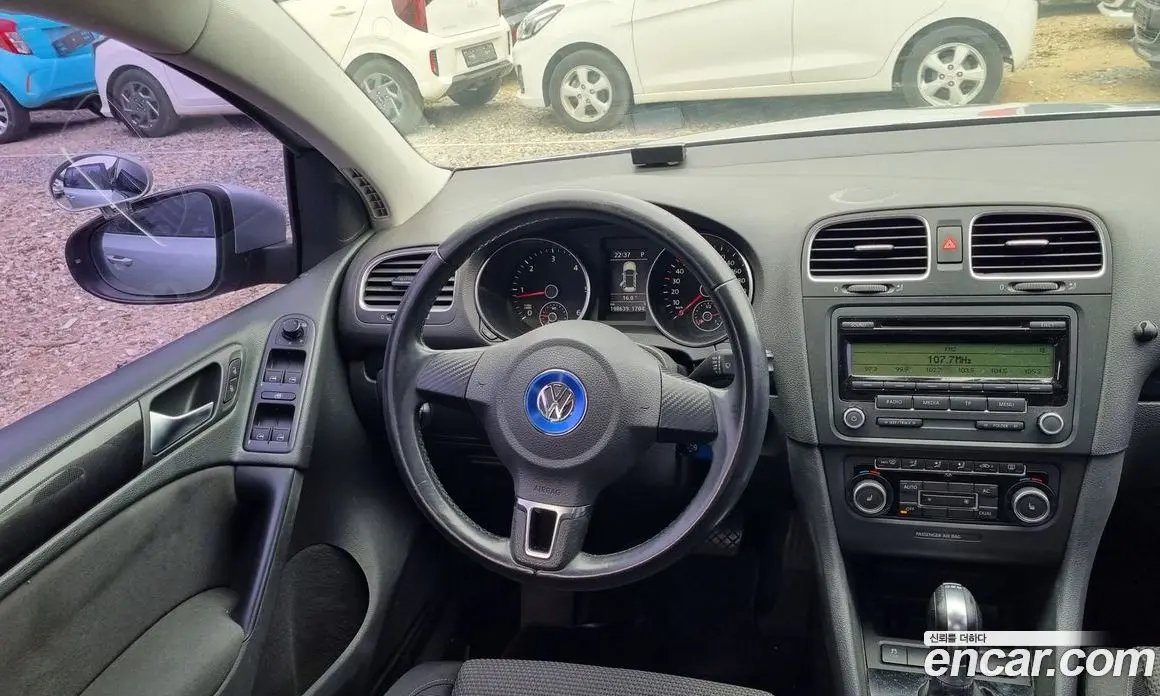 Volkswagen Golf 2011 2.0 автомат (гидро), фото 15