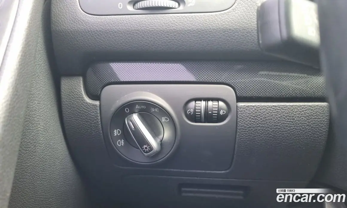 Volkswagen Golf 2011 2.0 автомат (гидро), фото 16