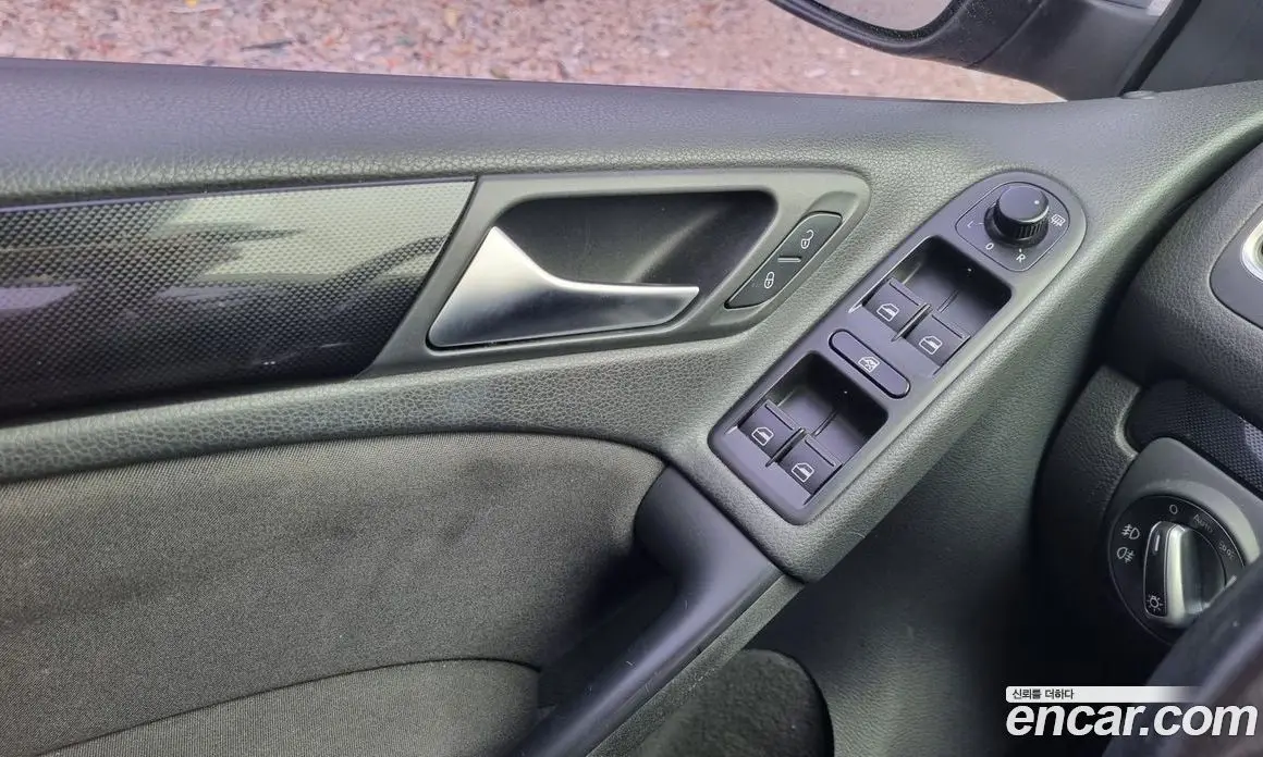 Volkswagen Golf 2011 2.0 автомат (гидро), фото 18