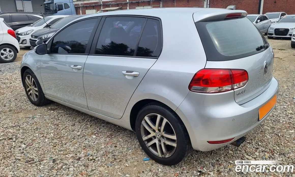 Volkswagen Golf 2011 2.0 автомат (гидро), фото 5