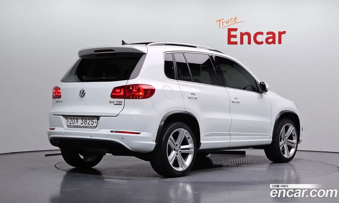 Volkswagen Tiguan 2014 2.0 автомат (гидро), фото 2