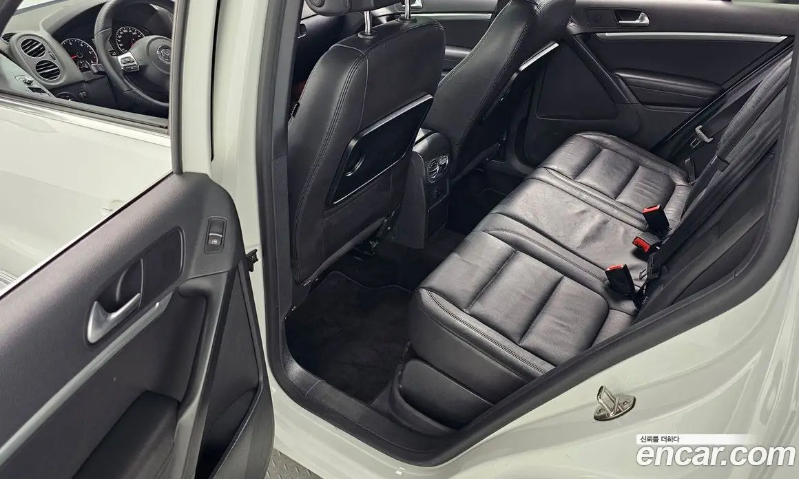 Volkswagen Tiguan 2014 2.0 автомат (гидро), фото 12