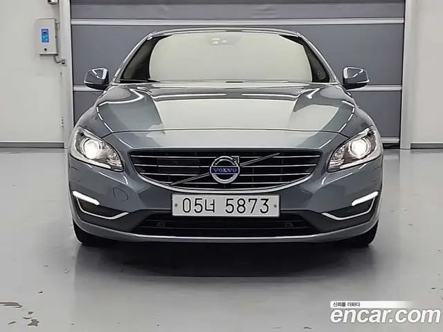 Volvo S60 2018 2.0 автомат (гидро), миниатюра 2