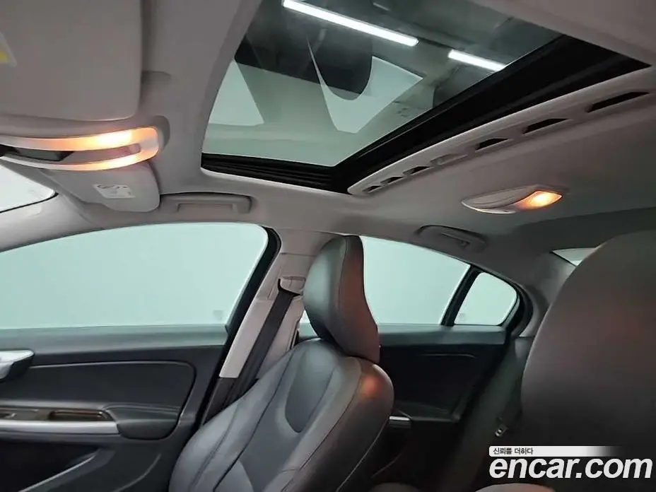 Volvo S60 2018 2.0 автомат (гидро), фото 13