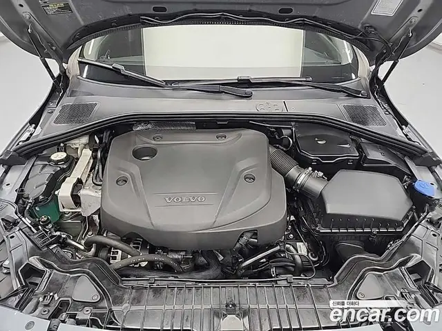 Volvo S60 2018 2.0 автомат (гидро), миниатюра 5