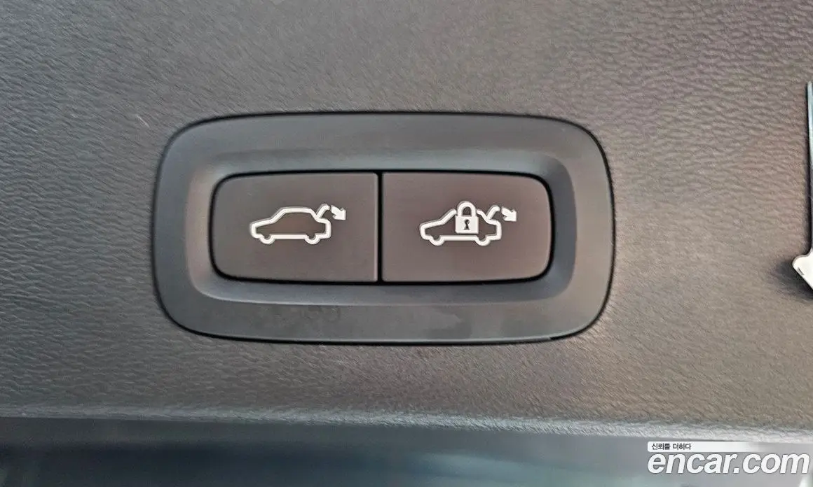 Volvo XC40 2022 2.0 автомат (гидро), фото 30
