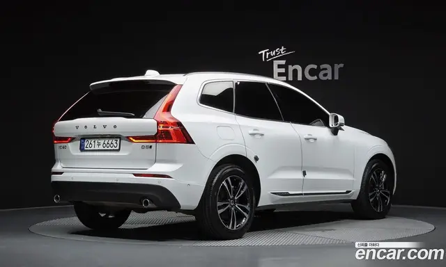Volvo XC60 2018 2.0 автомат (гидро), миниатюра 2