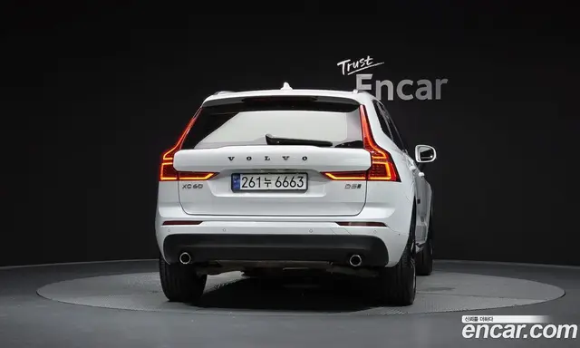 Volvo XC60 2018 2.0 автомат (гидро), миниатюра 4