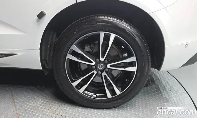 Volvo XC60 2018 2.0 автомат (гидро), миниатюра 7