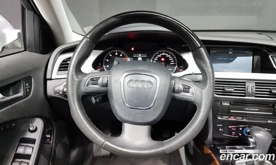 Audi A4 2010 2.0 автомат (гидро), фото 13