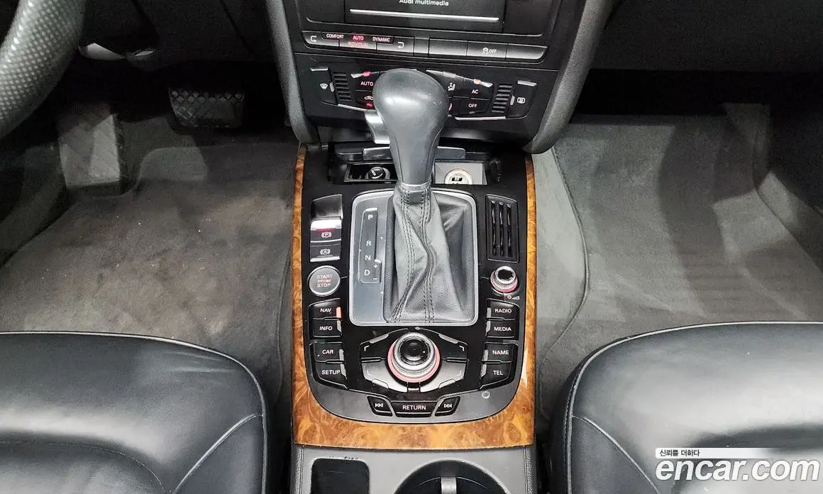 Audi A4 2010 2.0 автомат (гидро), фото 9