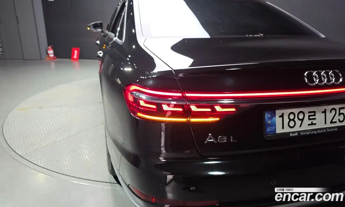 Audi A8 2021 4.0 автомат (гидро), фото 9