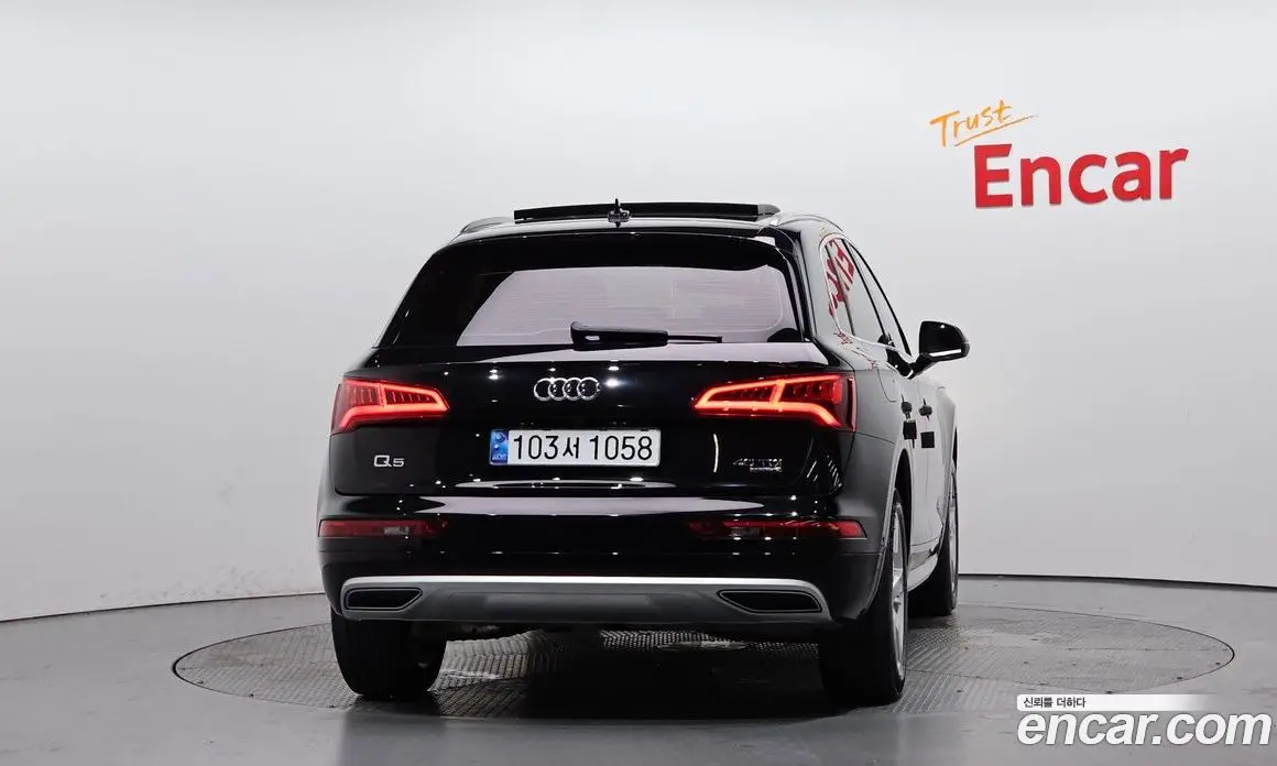 Audi Q5 2020 2.0 автомат (гидро), фото 4