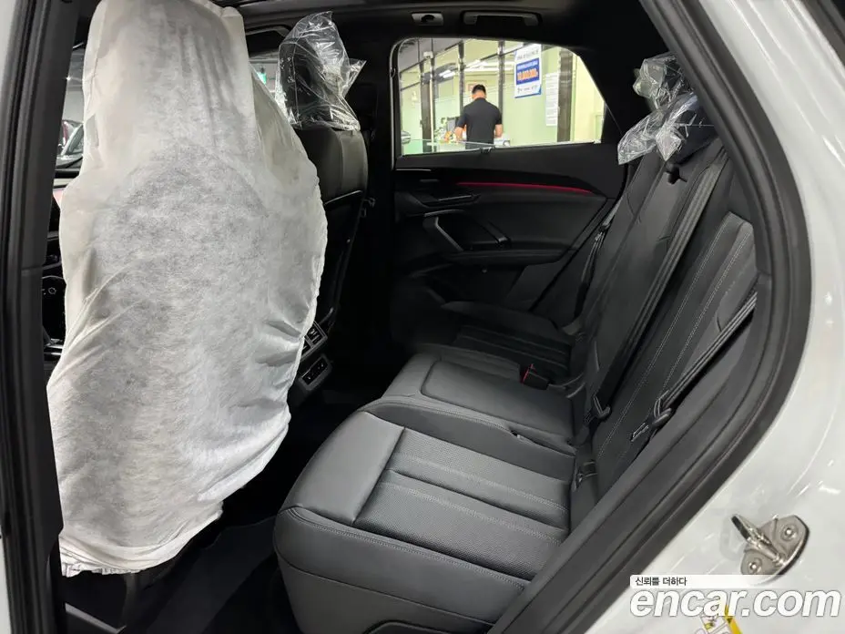 Audi Q5 2025 2.0 автомат (гидро), фото 14