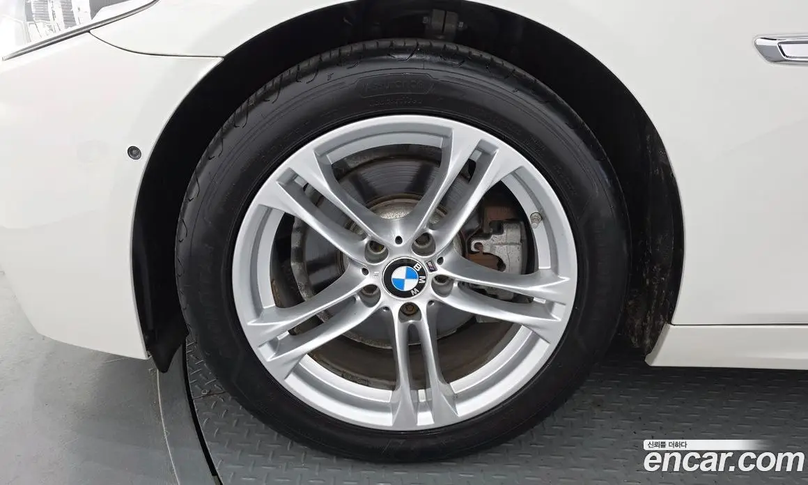BMW 5 серия 2016 2.0 автомат (гидро), фото 5