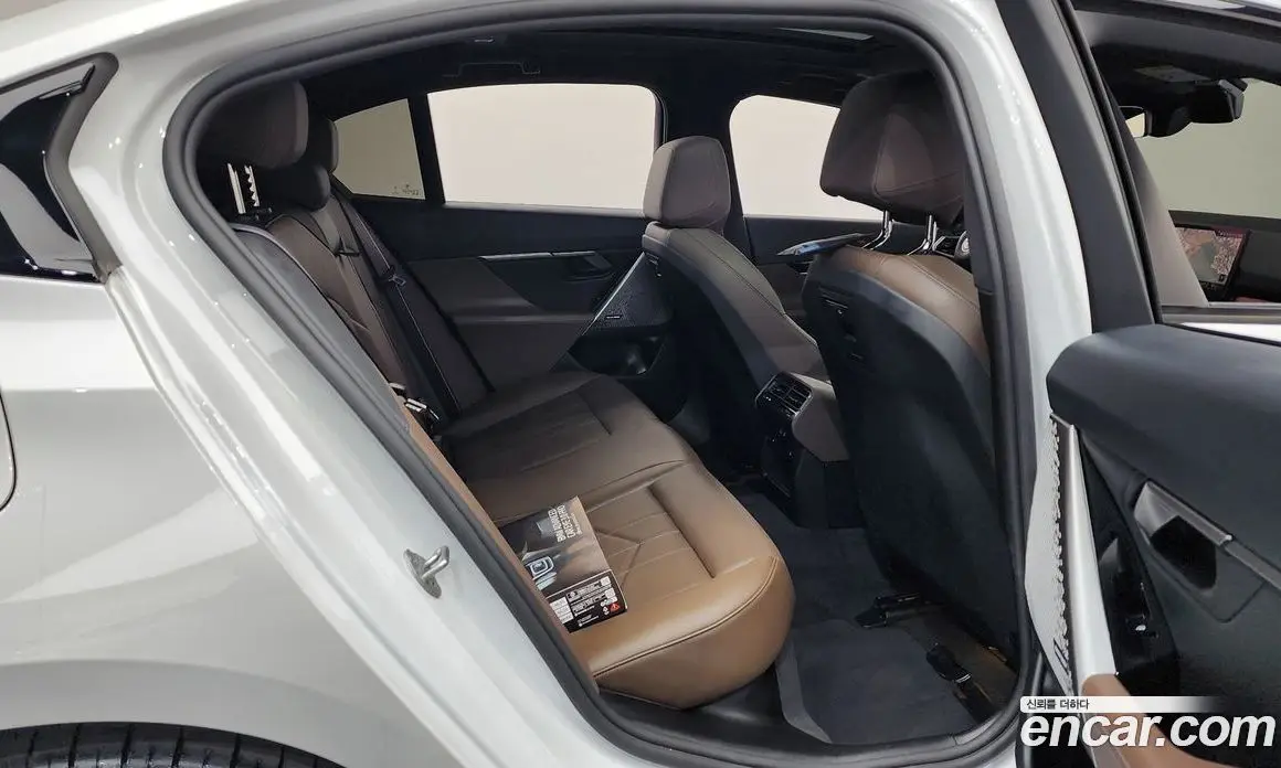 BMW 5 серия 2025 2.0 автомат (гидро), фото 11