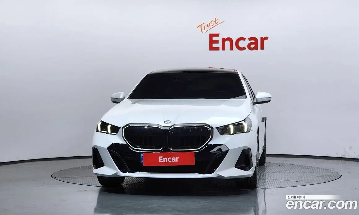 BMW 5 серия 2025 2.0 автомат (гидро), фото 3