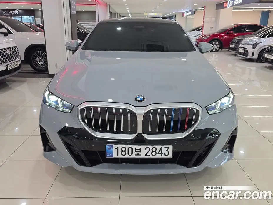 BMW 5 серия 2025 2.0 автомат (гидро), фото 3