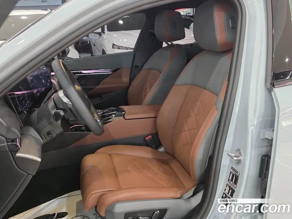 BMW 5 серия 2025 2.0 автомат (гидро), фото 9
