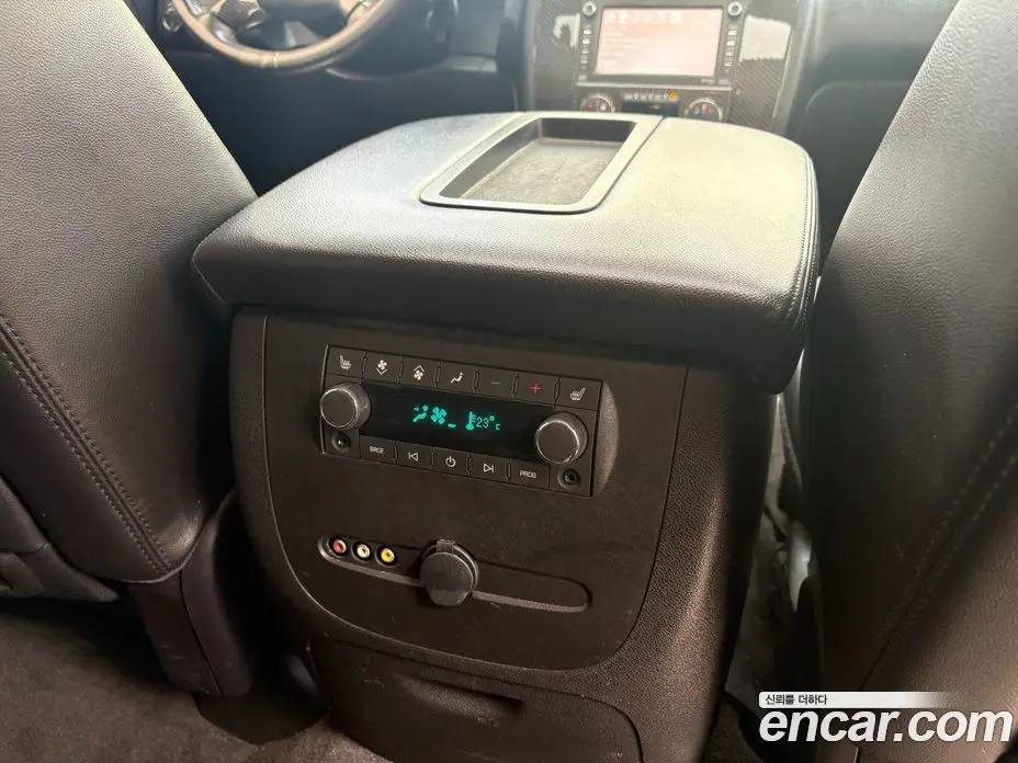 Chevrolet Surburban 2012 5.3 автомат (гидро), фото 19