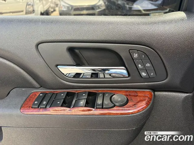 Chevrolet Surburban 2012 5.3 автомат (гидро), миниатюра 10