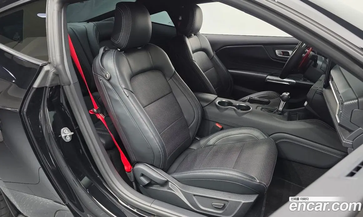 Ford Mustang 2024 2.3 автомат (гидро), фото 12