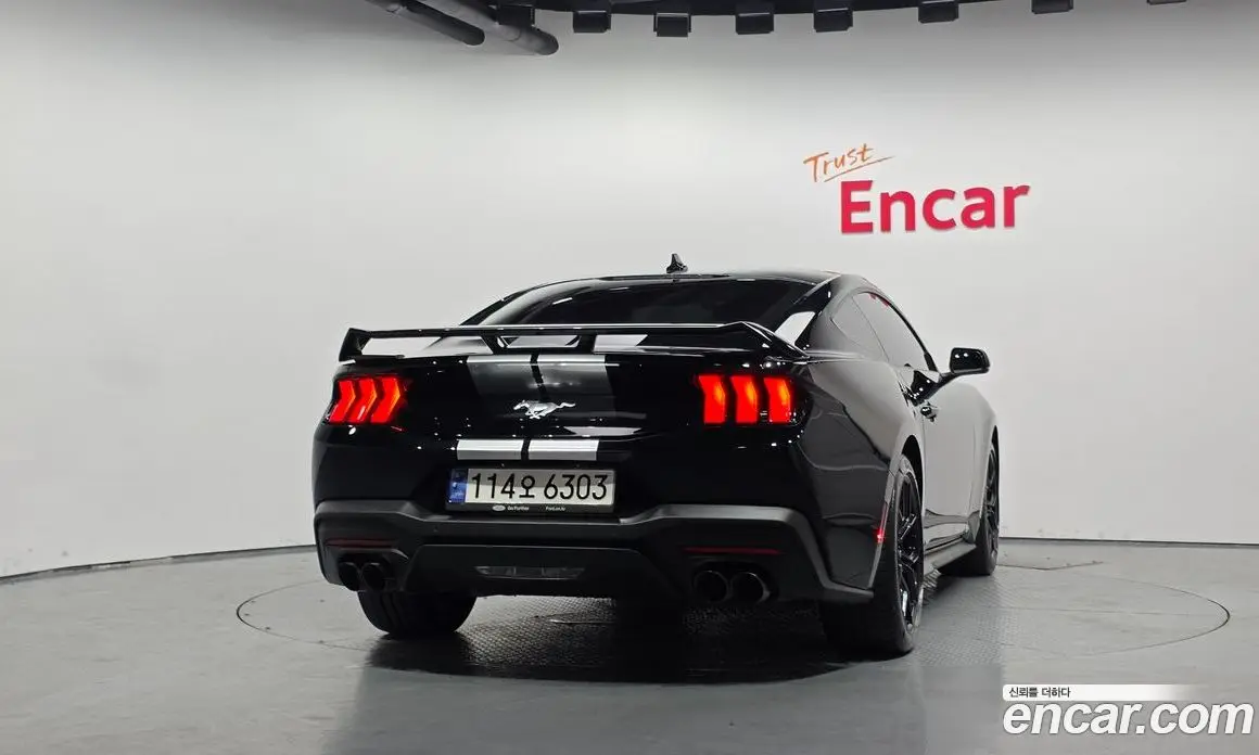 Ford Mustang 2024 2.3 автомат (гидро), фото 4