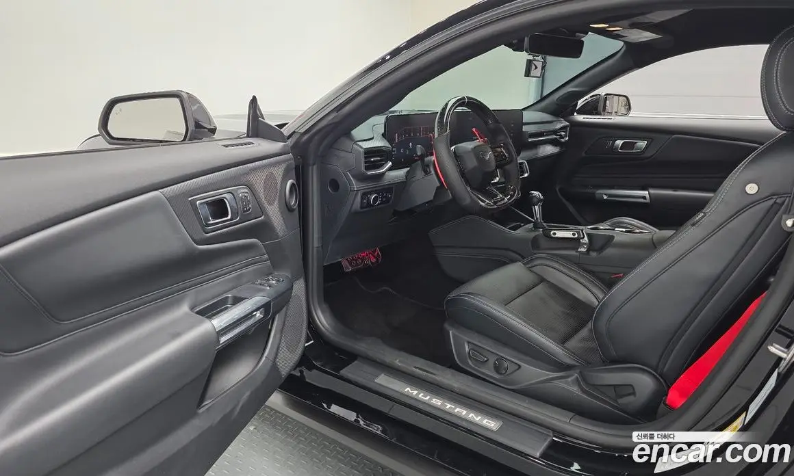 Ford Mustang 2024 2.3 автомат (гидро), фото 10